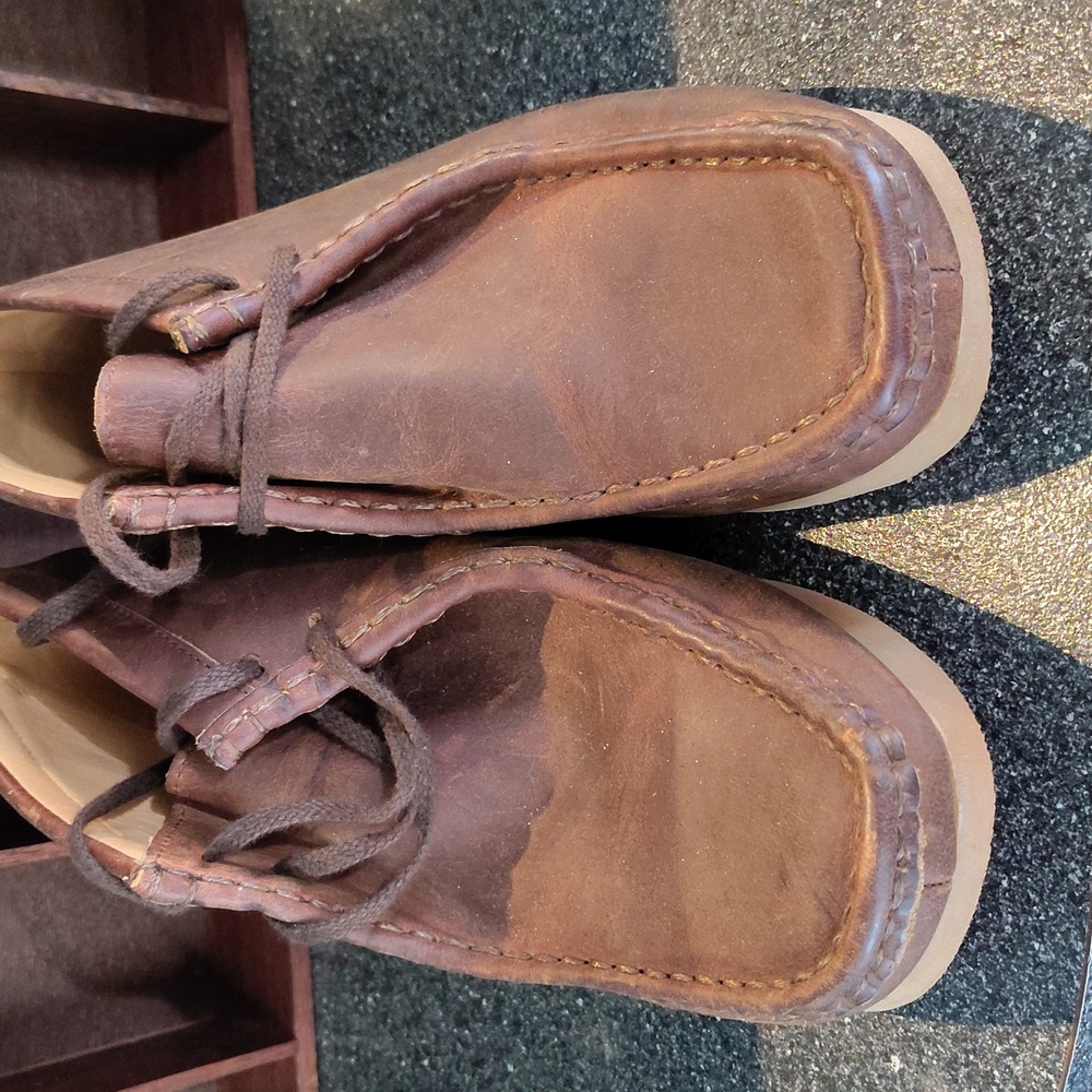 Children's Like New Brown Leather wallabees